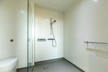 Deluxe Studio - Image 10